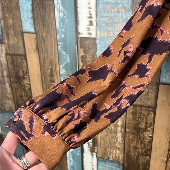 Floral Women's button down Blouse - Picture 7 of 16